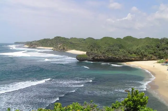 Drini Beach, an Exotic Beach Tourist Attraction in Gunung Kidul
